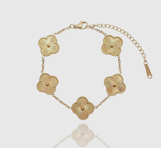 Lux Gold Clover Bracelet