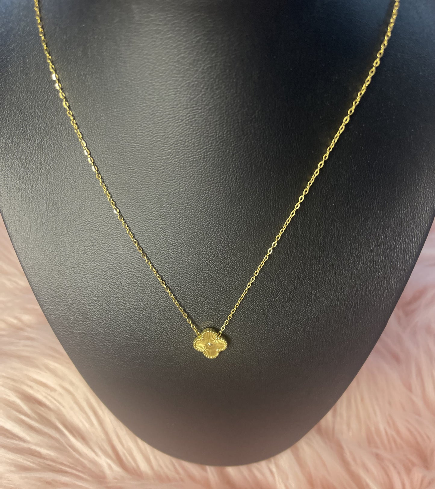 Lux Gold Clover Necklace